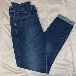Levi mid rise skinny Jean